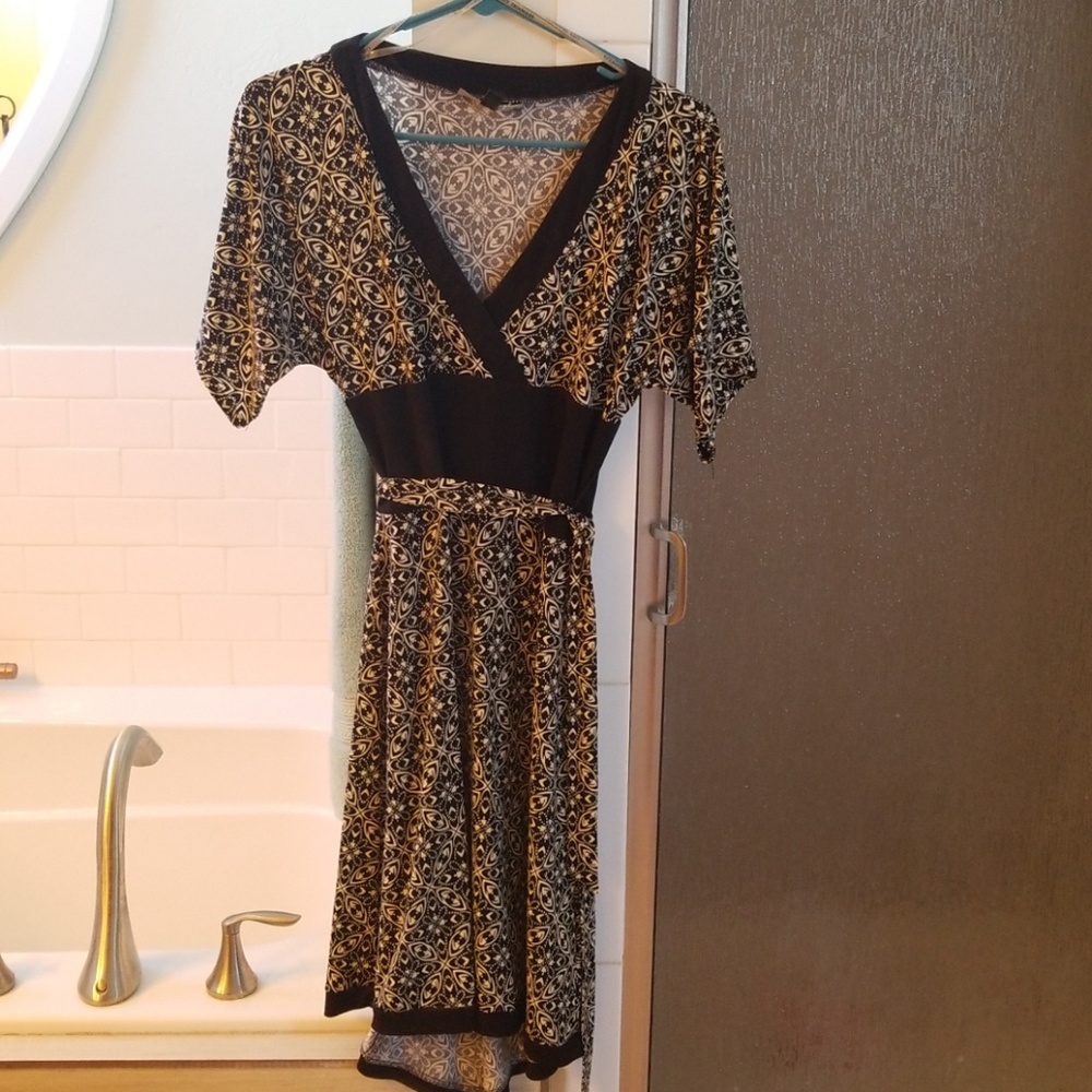 Black and white floral print dress